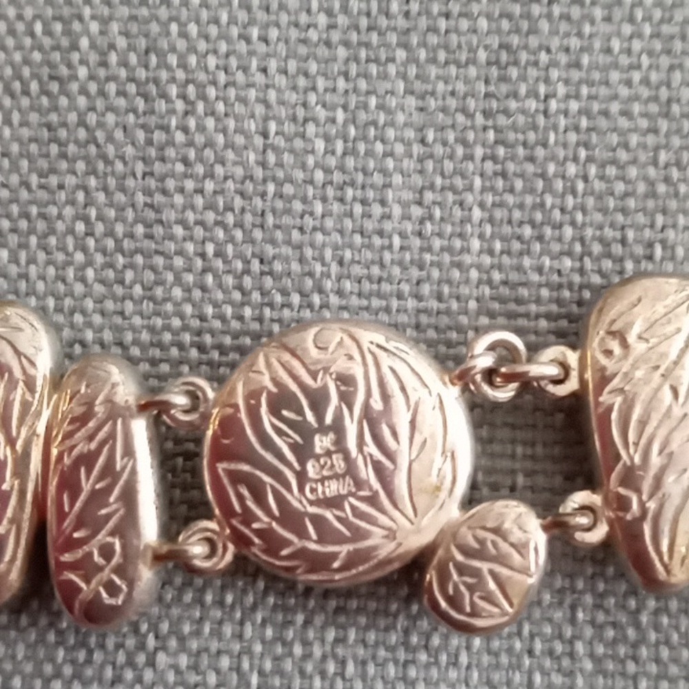 WHITE AND PINK MOTHER OF PEARL STERLING SILVER BRACELET - Picture 9 of 10